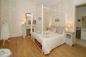 Jeff DE VOS - AT HOME PHOTO